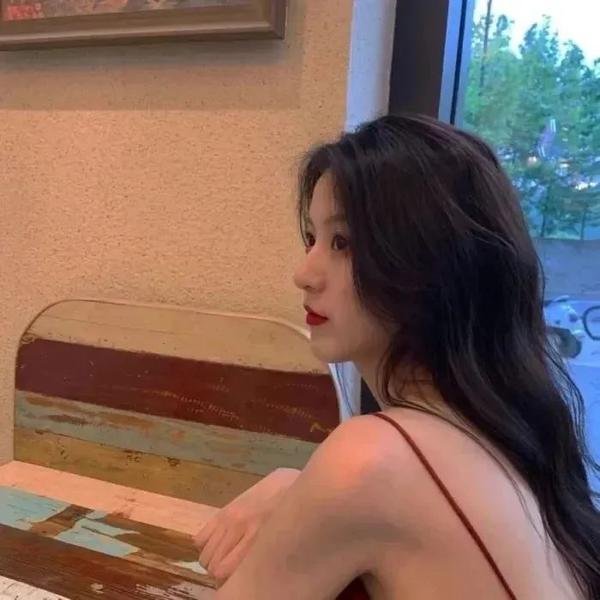 我在现实玩乙游